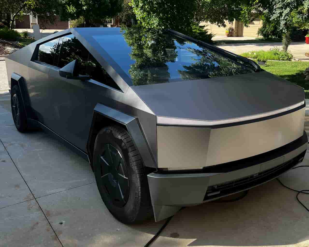 Premium car wash and wax service - Mobile detailing Lawrence